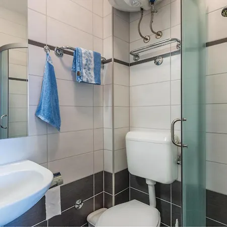 2 Bedroom Beautiful Home In Vodnjan