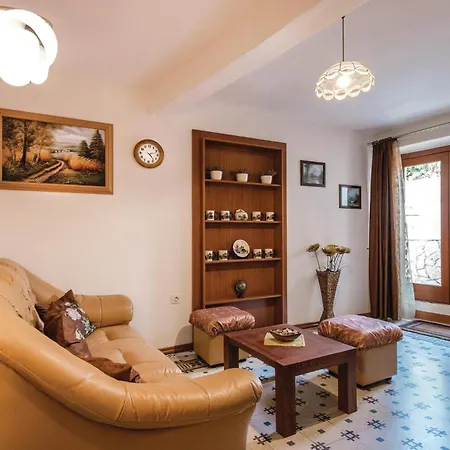 2 Bedroom Beautiful Home In Vodnjan Holiday home
