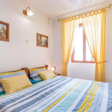 Holiday home 2 Bedroom Beautiful Home In Vodnjan