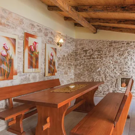 2 Bedroom Beautiful Home In Vodnjan * Vodnjan